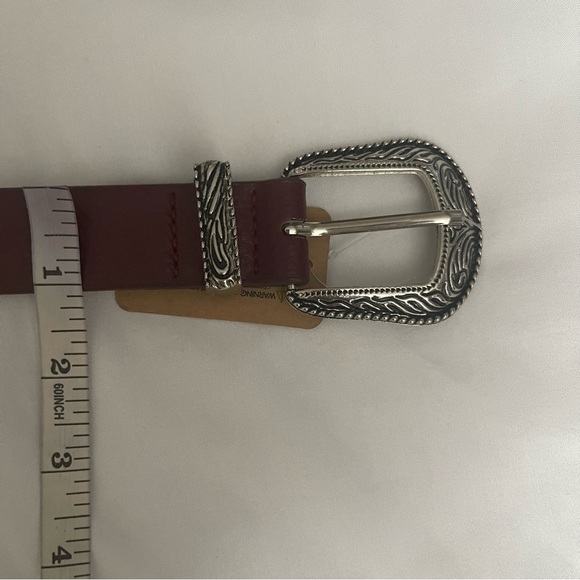 Magenta old silver tone double buckle skinny belt - Picture 7 of 8